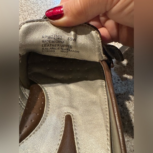 New Women’s Rockport Leather Mules Shoes Loafers Size 6.5 NIB - Picture 7 of 8